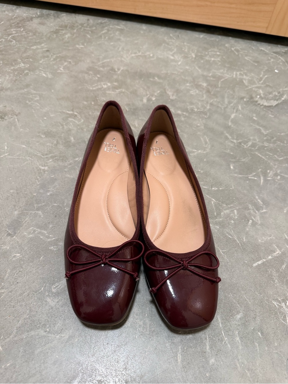 Time and Tru Women's Burgundy Patent Ballet Flats with Bow